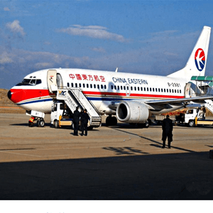 玉龙空运公司航空快运业稳步发展的原因是什么？